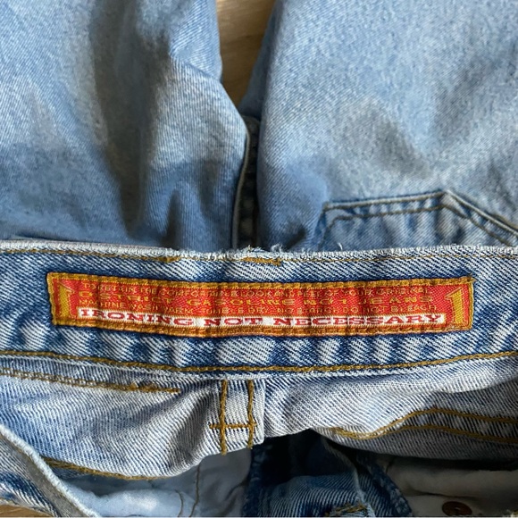 Vintage District Gasoline cut off denim jean shorts size 8 100 % cotton - Picture 4 of 6